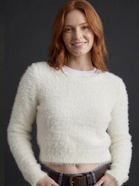 HYFVE Plush Cropped Crewneck Sweater - Cream